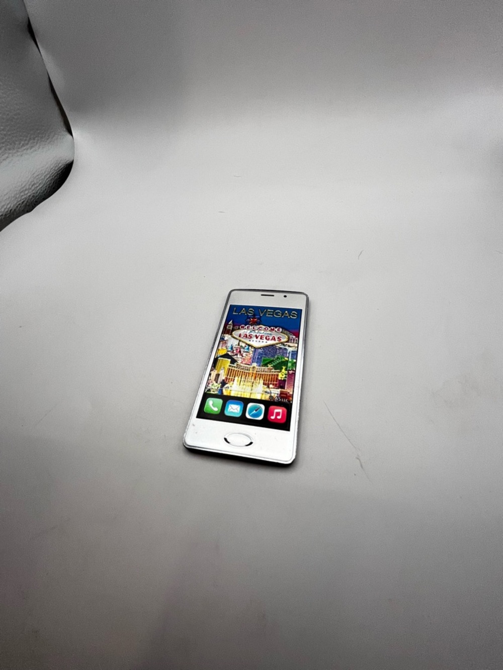 White Smartphone Las Souvenir Refrigerator Magnet